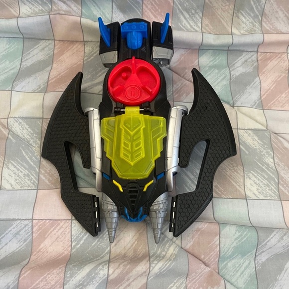 Imaginext Batwing with Batman Figure and 2 Projectiles - Picture 5 of 11